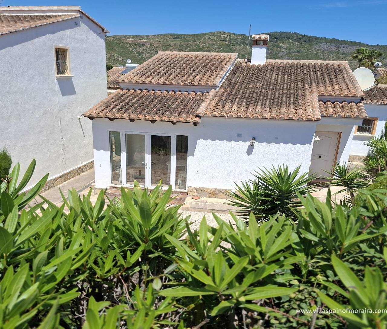 los Molinos villa sale