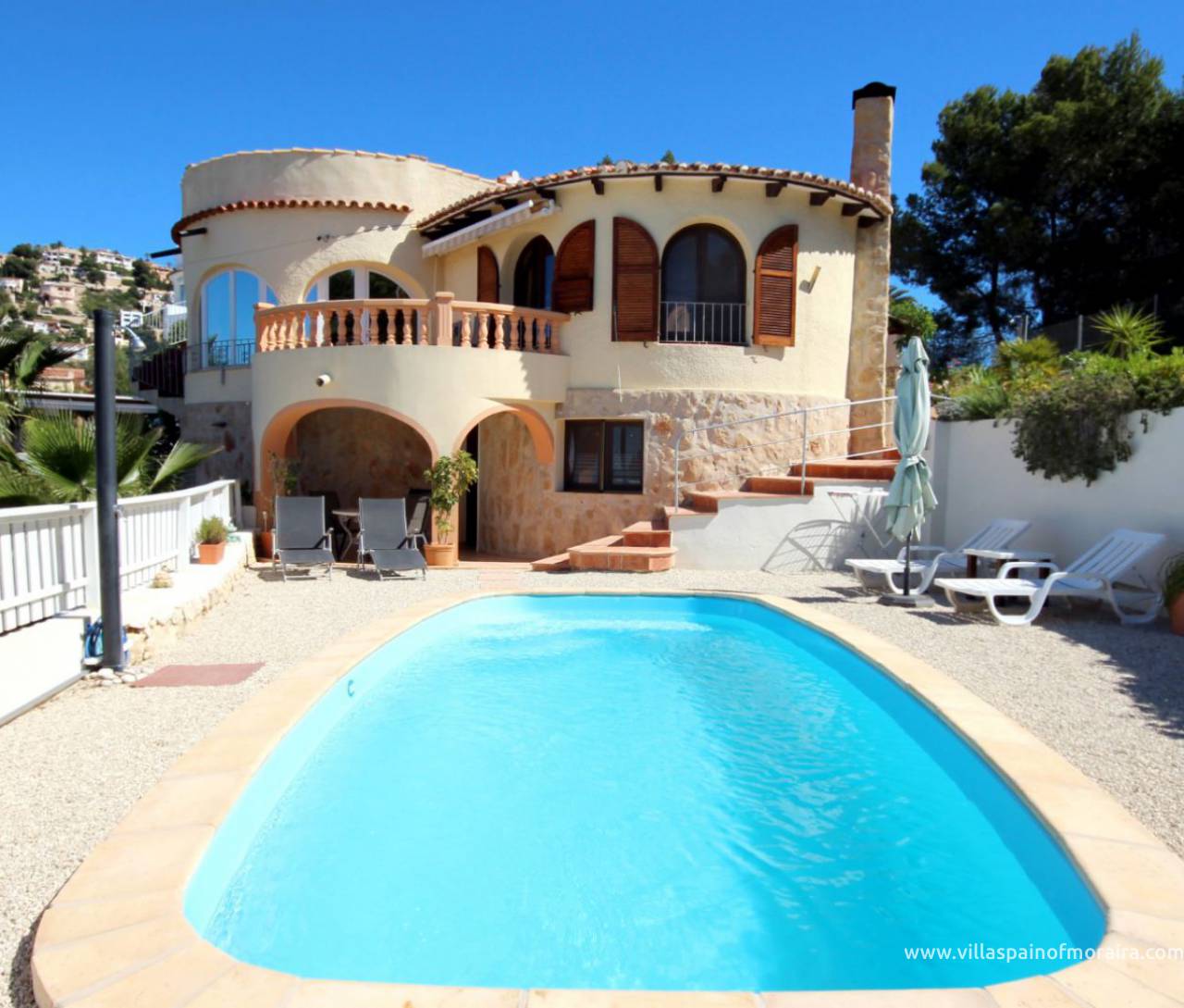 Montemar villa with sea views for sale